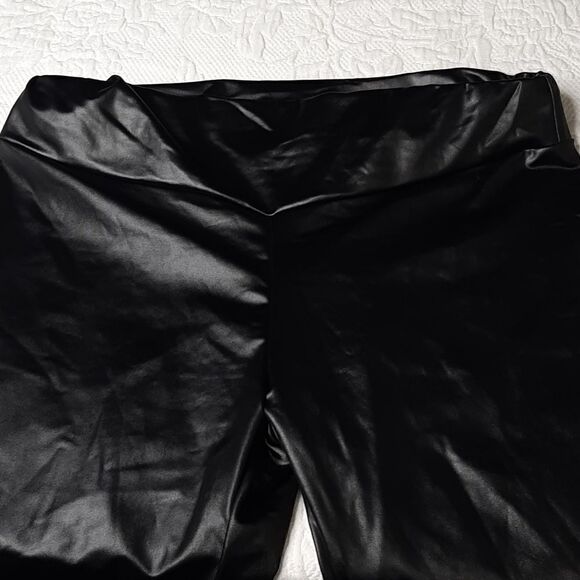 Shein Curve 0XL Black Pleather Capris - Picture 2 of 8